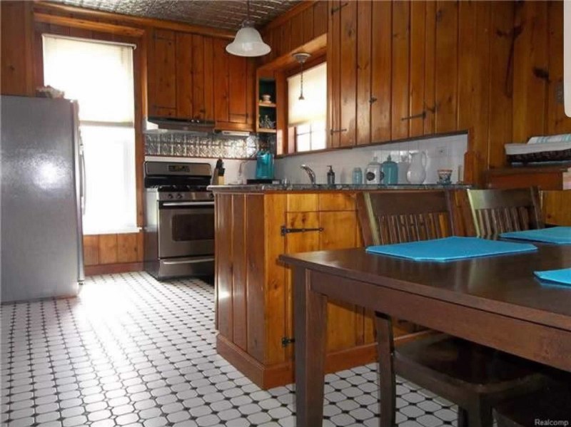 Kitchen before paint